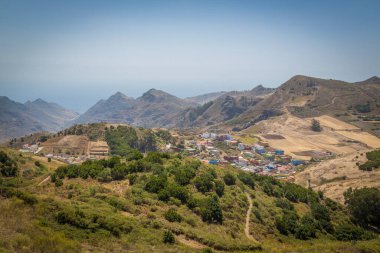 İspanya 'nın Kanarya Adaları' ndaki Macizo de Anaga dağ sırası 