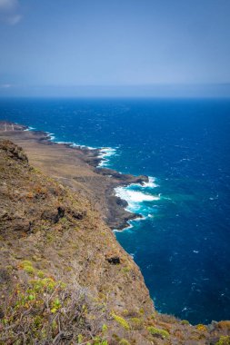 Tenerife 'deki Teno Kayalıkları' ndan geçen tehlikeli kıyı yolu 