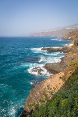 Tenerife 'deki Teno Kayalıkları' ndan geçen tehlikeli kıyı yolu 