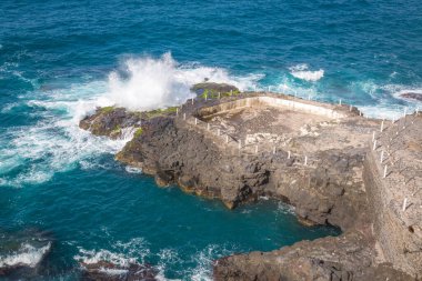 Tenerife 'deki Teno Kayalıkları' ndan geçen tehlikeli kıyı yolu 