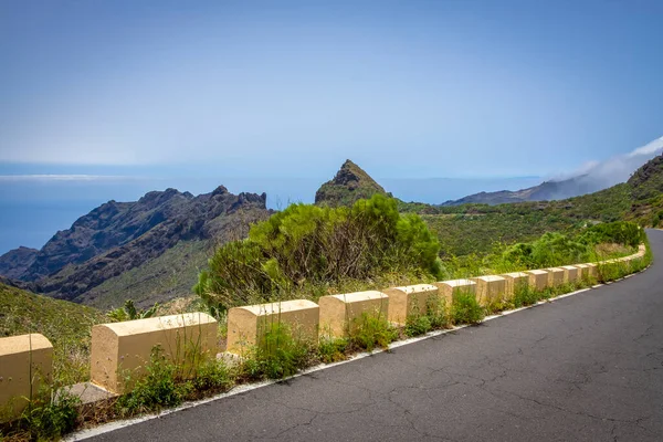 Kurvenreiche Bergstraße Durch Die Teno Felsen Zum Dorf Masca Auf — Stockfoto