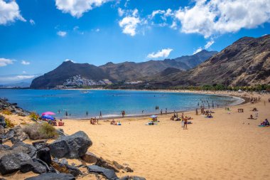 Playa de Las Teresitas, Tenerifa 'daki kumlu plaj. 