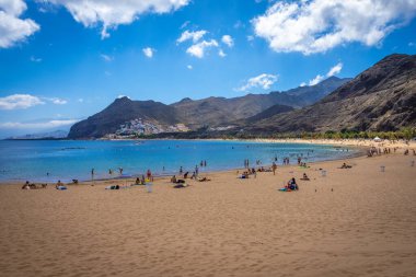 Playa de Las Teresitas, Tenerifa 'daki kumlu plaj. 
