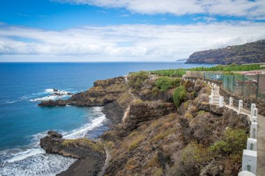 Playa el Bollulo 'daki güzel manzara, Tenerife, İspanya