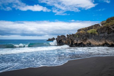 Playa el Bollulo 'daki güzel manzara, Tenerife, İspanya