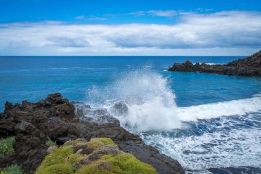 Playa el Bollulo 'daki güzel manzara, Tenerife, İspanya