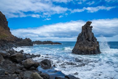 Playa el Bollulo 'daki güzel manzara, Tenerife, İspanya