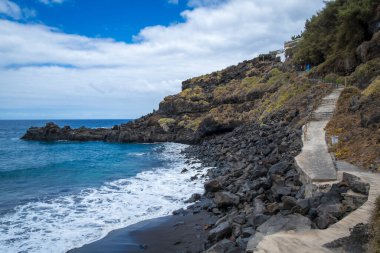 Playa el Bollulo 'daki güzel manzara, Tenerife, İspanya