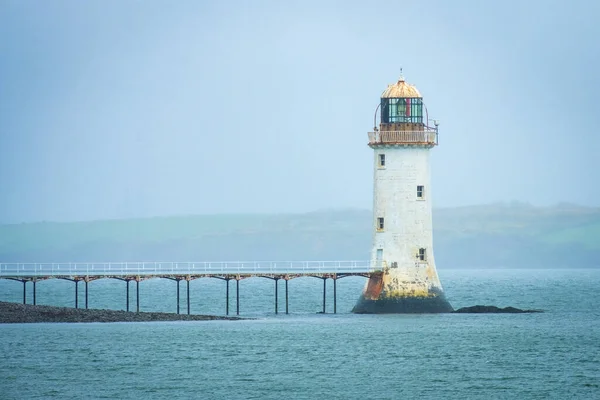 Killimer ve Tabert arasındaki deniz feneri Shannon nehri, İrlanda