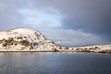 Muhteşem kış harikalar diyarı Kuzey Norveç 'te Oeksfjord ve Havoeysund çevresinde farklı hava etkileri
