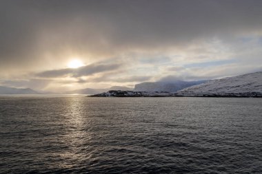 Muhteşem kış harikalar diyarı Kuzey Norveç 'te Oeksfjord ve Havoeysund çevresinde farklı hava etkileri