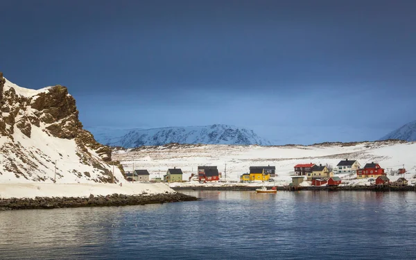 Casas Coloridas Havoysund Norte Noruega —  Fotos de Stock