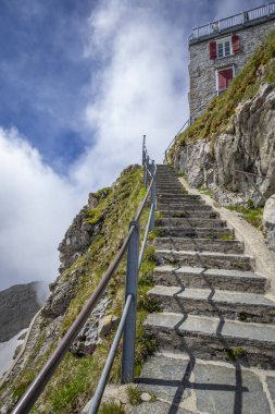 İsviçre 'deki Saentis tepesine çıkan merdivenler.