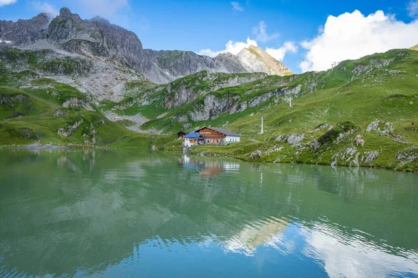 Prachtig Landschap Reflecties Zuersersee Vorarlberg Oostenrijk — Stockfoto