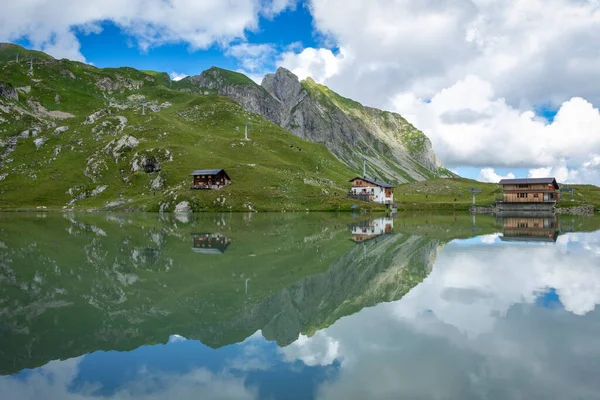 Prachtig Landschap Reflecties Zuersersee Vorarlberg Oostenrijk — Stockfoto