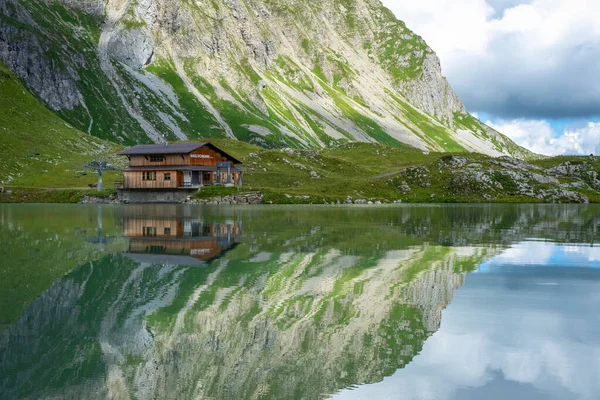 Wunderbare Landschaft Und Spiegelungen Zürser See Vorarlberg Österreich — Stockfoto