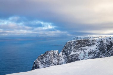 Avrupa 'nın en kuzeydeki muhteşem noktasını ziyaret edin - Mageroya Adası' ndaki Nordkapp, Norveç