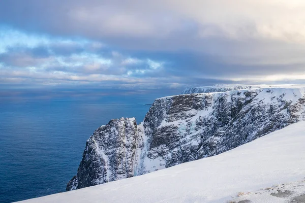 Avrupa 'nın en kuzeydeki muhteşem noktasını ziyaret edin - Mageroya Adası' ndaki Nordkapp, Norveç
