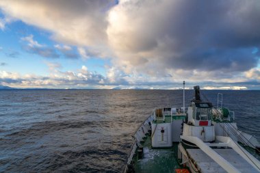 Barents 'ta gündüz vakti tekne, Norveç