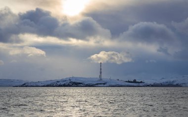 Kuzey Norveç 'teki Hammerfest yakınlarında Melkoya' da modern gaz sıvılaşma fabrikası