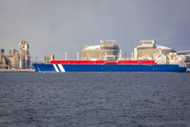 Kuzey Norveç 'teki Hammerfest yakınlarında Melkoya' da modern gaz sıvılaşma fabrikası