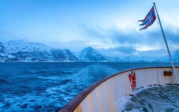 Kaldt Vinterlandskap Rundt Havnen Den Lille Landsbyen Oksfjord Nord Norge – stockfoto