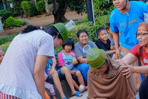 インドネシアのPurbalingga 8月の4 2019 独立記念日を祝うために競合する母親 — ストック写真