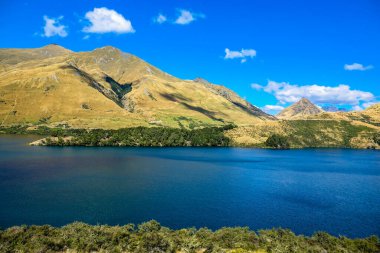 Moke Lake Pisti, Moke Gölü, Otago, Güney Adası, Yeni Zelanda 'dan çarpıcı Doğu Manzarası