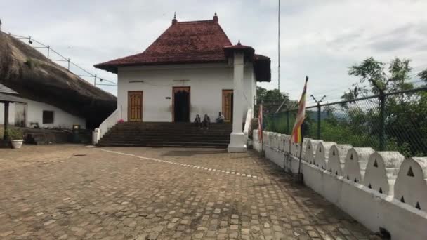 Dambulla, Sri Lanka, een oud tempelgebouw — Stockvideo