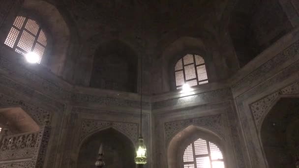 Agra, India, November 10, 2019, Taj Mahal, Hall inside the temple part 6 — Stockvideo