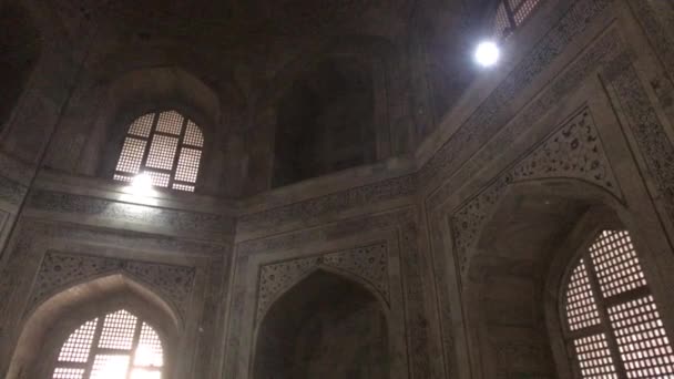 Agra, Inde, 10 novembre 2019, Taj Mahal, Salle à l'intérieur du temple partie 5 — Video