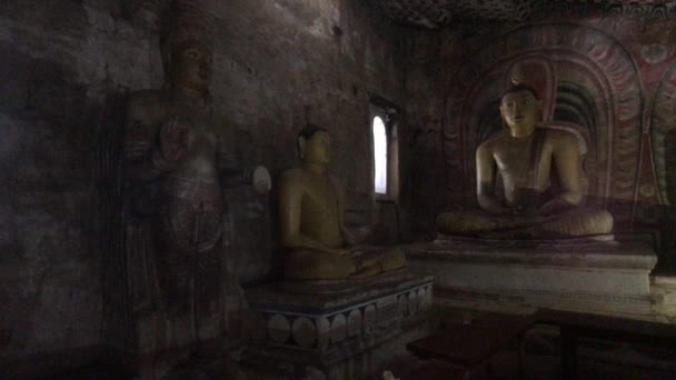 Dambulla, Sri Lanka, 25 listopada 2019, Świątynia Jaskini Dambulla, Posąg Buddy Część 5 — Wideo stockowe