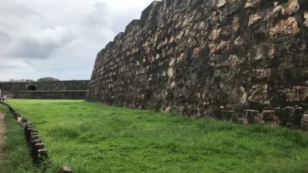 Галле, Шри-Ланка, главная стена крепости крупным планом — стоковое видео