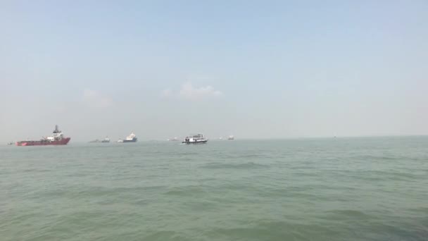 Mumbai, India - View of ships in the Arabian Sea part 18 — 图库视频影像