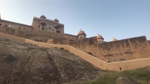 Jaipur, Indie, 5. listopadu 2019, Amer Fort, pohled zdola na krásnou pevnost — Stock video