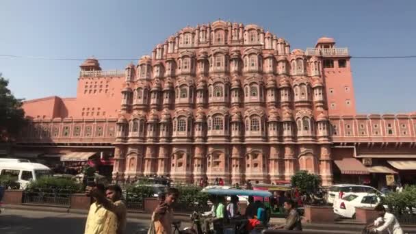 Jaipur, Indie - listopad 04, 2019: Hawa Mahal turisté vidět památky starého paláce část 7 — Stock video