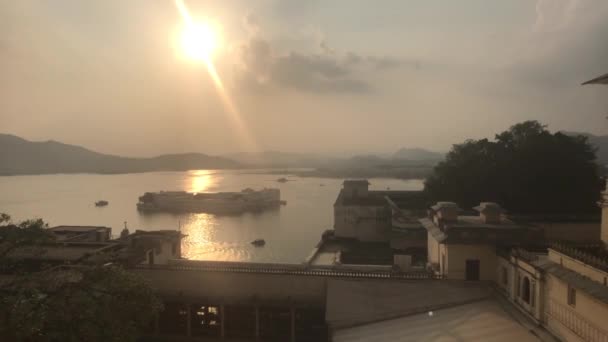 Udaipur, India - sunset over the Lake — 图库视频影像