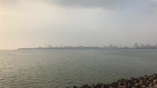 Mumbai, Inde - Le remblai de Bombay est situé dans la baie de Beck Bey dans la partie 4 de la mer d'Arabie 