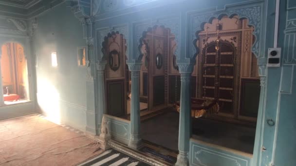 Udaipur, Indie - Interiér Městského paláce část 5 — Stock video