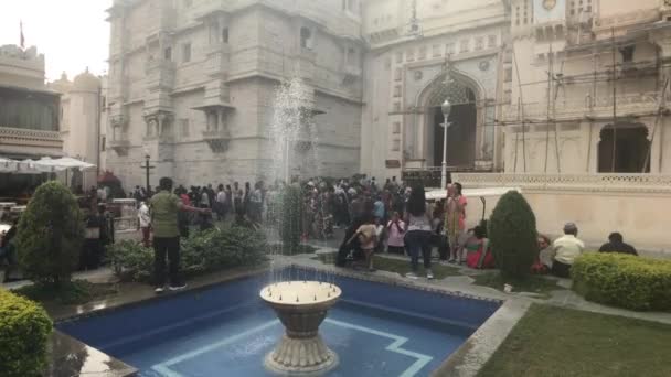 Udaipur, India - November 13, 2019: City Palace tourists explore the sights part 11 — Stock Video