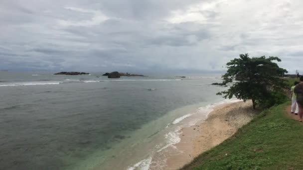 Galle, Sri Lanka, deniz fenerinin sahili. — Stok video
