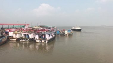 Mumbai, Hindistan - Adanın yakınındaki gemiler Bölüm 2