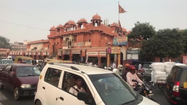Jaipur, India - november 2019: Bytrafikk med lokalbefolkningen del 2 – stockvideo