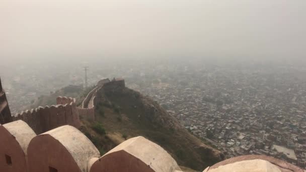 Jaipur, India - védekező struktúrák egy magas hegyen 4. rész — Stock videók