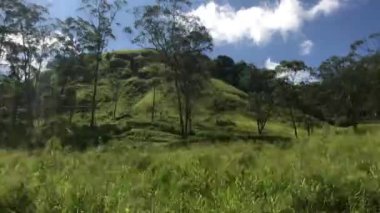 Ella, Sri Lanka, mountains and clouds as you move