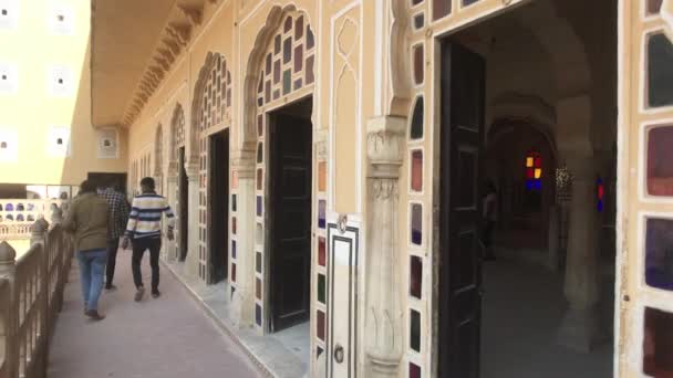 Jaipur, India - November 04, 2019: Hawa Mahal tourists walk through the corridors of the building part 8 — Stock Video