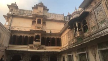 Udaipur, Hindistan - Eski sarayın duvarları ve kuleleri Bölüm 4