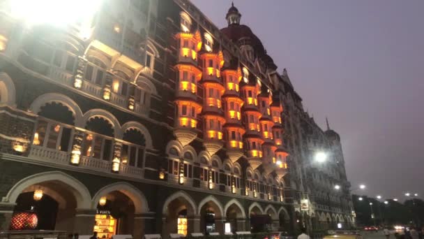 Mumbai, Índia - iluminação noturna da fachada — Vídeo de Stock