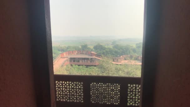 Agra, India - Agra Fort, una hermosa vista de la ciudad desde la torre de la fortaleza parte 2 — Vídeo de stock