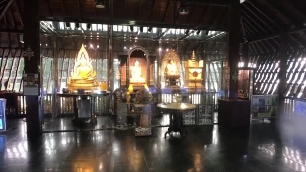 Коломбо, Шрі-Ланка, 22 листопада 2019, 61 Шрі-Джинаратхана Рд, храм Гангарамая в храмовій кімнаті — стокове відео